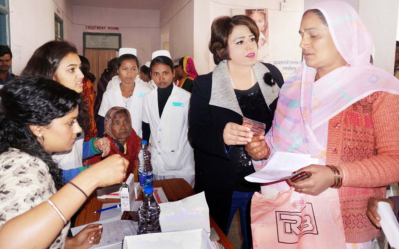 Dr. Bharti Kashyap: Cervical Cancer Camp at Sadar Hospital, Garhwa on 10-01-2016