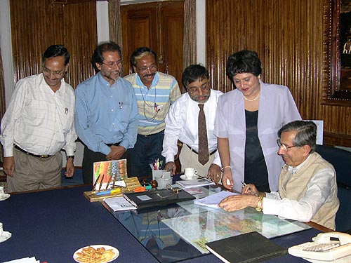 Dr. Bharti Kashyap: Eye Donation By Governor Ved Marwah & CM Shri Arjun Munda 2003